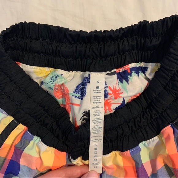 Lululemon Seawheeze Speed Short sz 6 - Picture 4 of 4